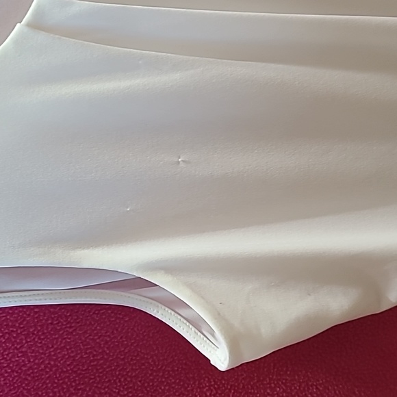 LeSuit Seperates White Tank - Picture 2 of 5